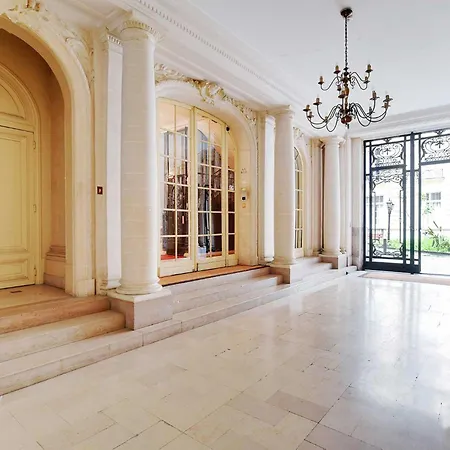Studio For 2 With Eiffel Tower View Appartamento *